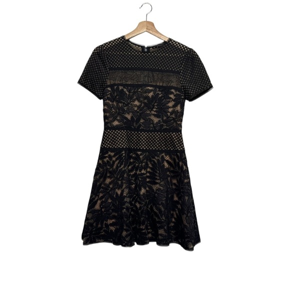 NWOT BCBGMAXAZRIA Eleanor Short-Sleeve A-Line Lace
Dress Black 0 - Picture 6 of 13